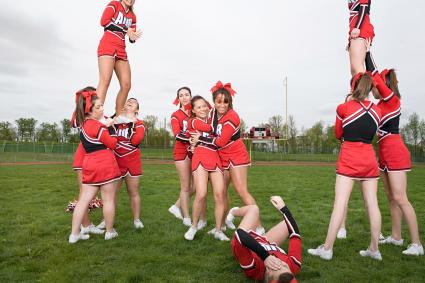 Fascinating Facts About Cheerleading Lovetoknow