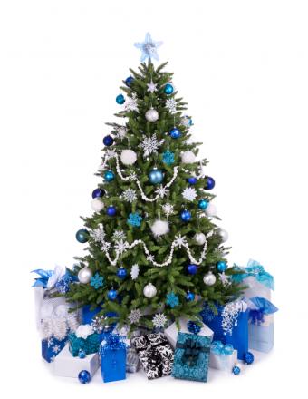 https://cf.ltkcdn.net/christmas/images/slide/155083-609x788r1-WinterChristmasTree.jpg