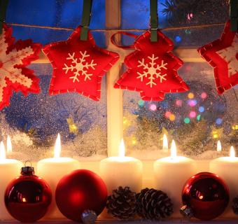 The Best Window Decorations for Christmas