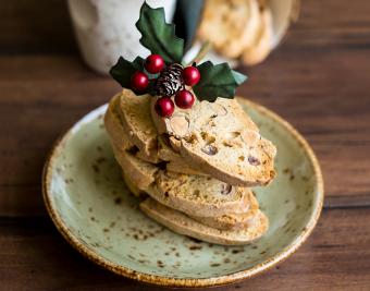 https://cf.ltkcdn.net/christmas/images/slide/190761-850x668-biscotti.jpg