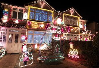 animated Christmas lights on house