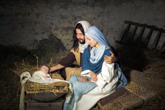 https://cf.ltkcdn.net/christmas/images/slide/275052-850x567-live-nativity.jpg