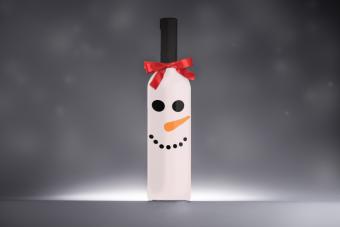 Snowman vino decor