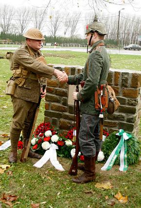 Christmas truce photo "Soldiers shake hands at the memorial" courtesy of Alan Cleaver