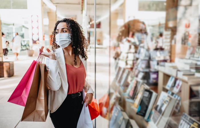 Woman shopping at the mall