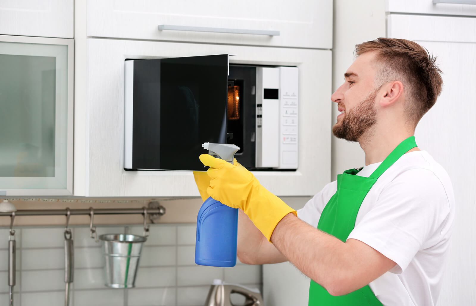 How To Clean A Microwave With Vinegar & Steam; No Scrubbing!