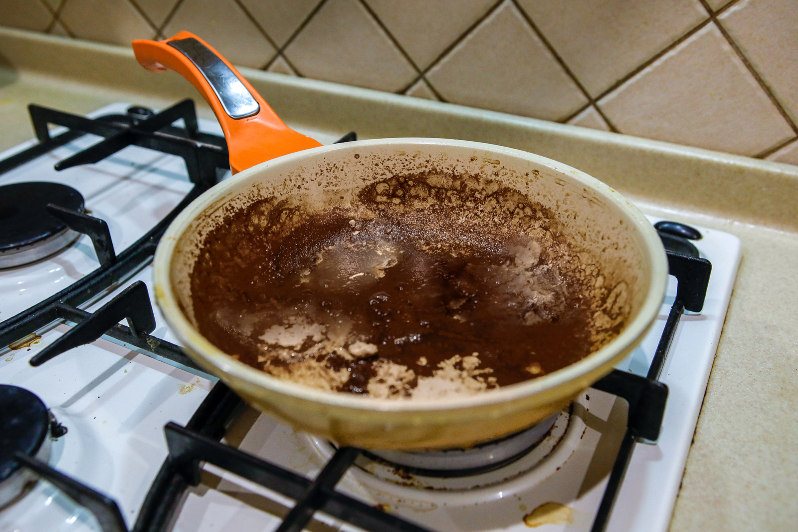 How to clean burnt milk pan in 10 minutes, Easy Soaking and scrubbing  techniques