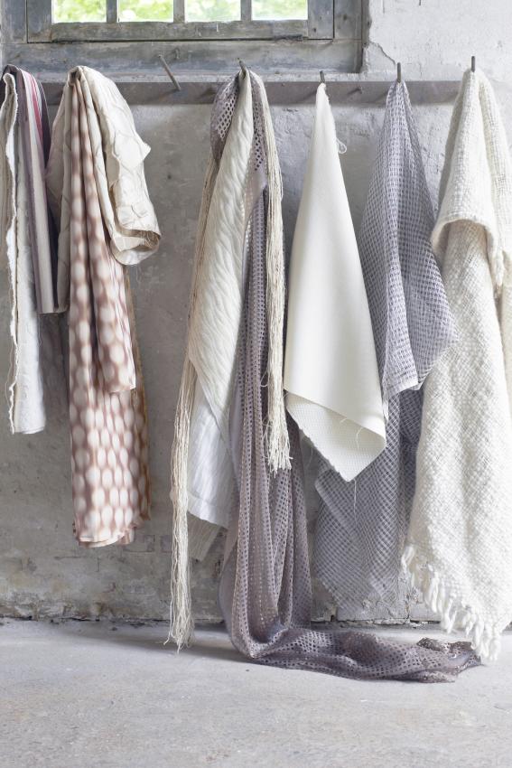 12 Blanket Storage Ideas to Tuck Away Bulky Bedding LoveToKnow