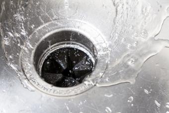 Cleaning garbage disposal