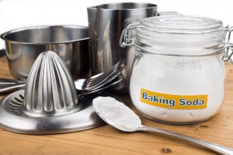 baking soda to polish silver