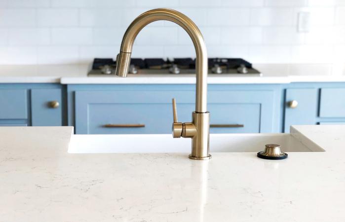 Kitchen quartz countertop