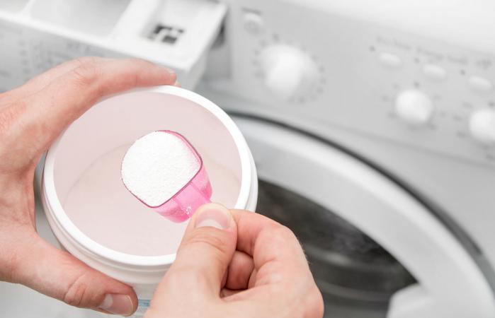 Powder bleach used for laundry