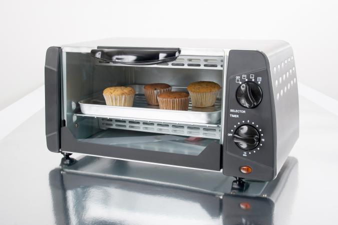 Household appliance-toaster oven