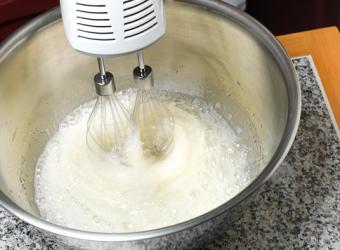 Batiendo claras de huevo