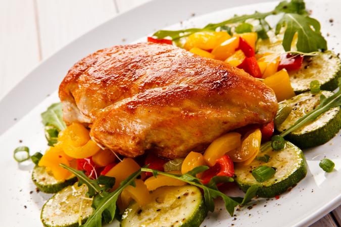 Plato fuerte comida en familia