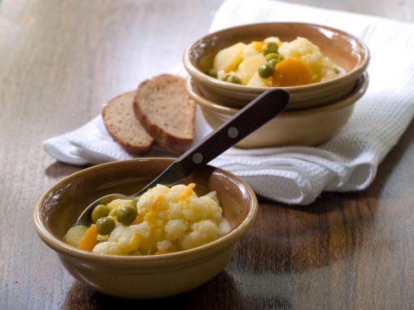 Sabrosa sopa de coliflor y apio