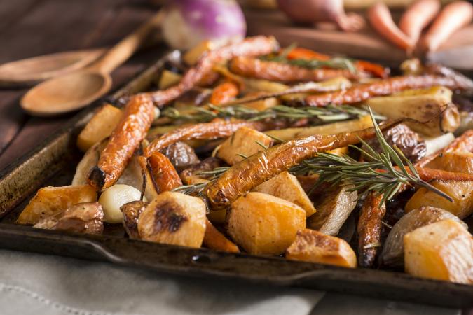 patatas asadas zanahorias y pastinacas asadas