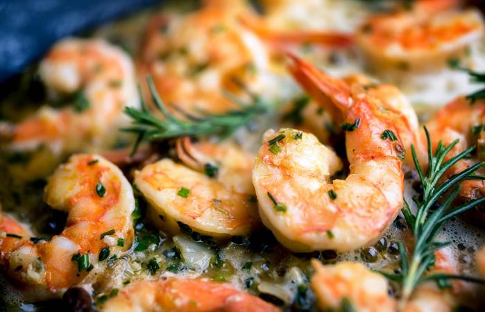 Salteado de Camarones en Mantequilla y Aceite de Oliva