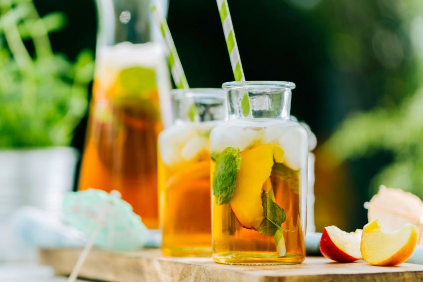 Fun Fruity Alcoholic Drinks 19 Delicious Recipes LoveToKnow