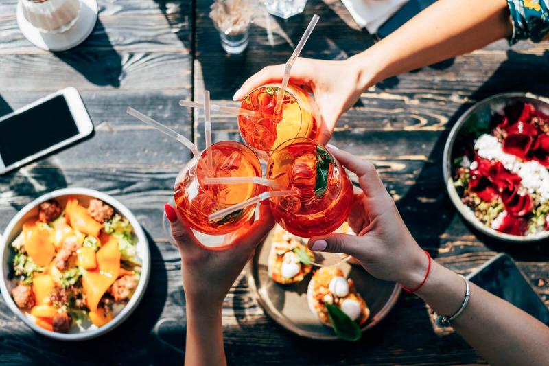 11 MouthWatering Cocktails That Pair With Seafood LoveToKnow