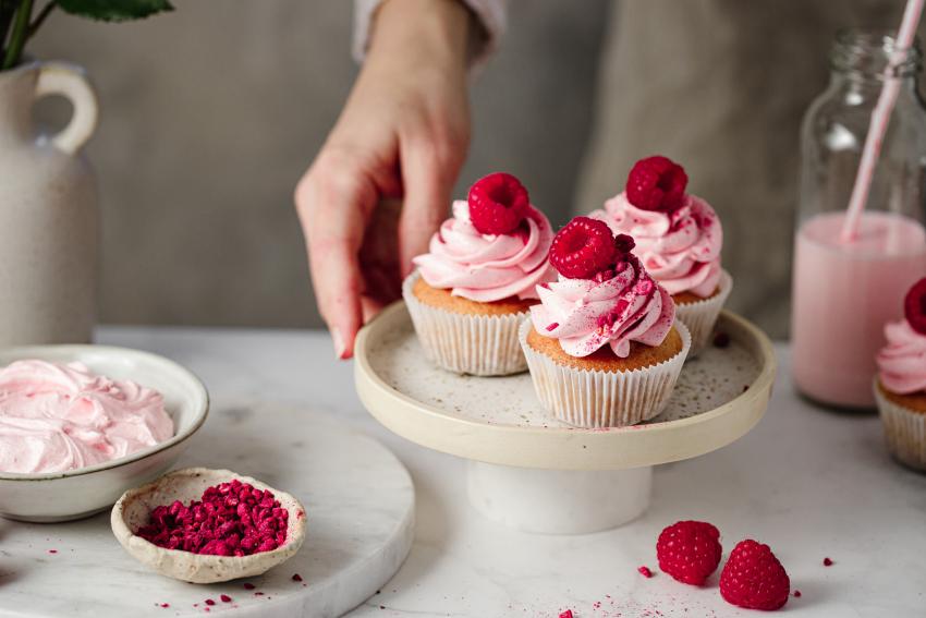 Bake Like a Pro With 15 Genius Cupcake Filling Ideas LoveToKnow
