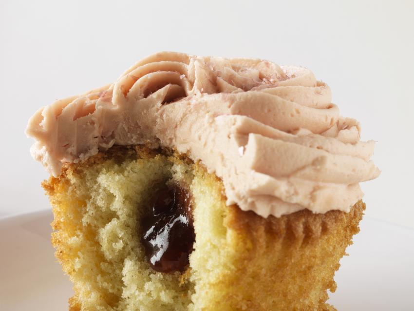 Bake Like a Pro With 15 Genius Cupcake Filling Ideas LoveToKnow
