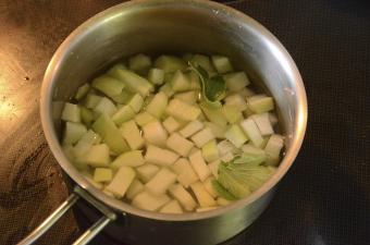 Boiling kohlrabi