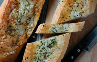 Cheesy Garlic Bread 