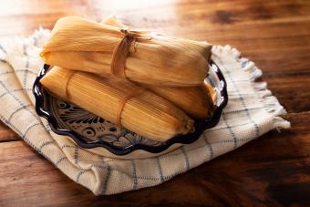 https://cf.ltkcdn.net/cooking/images/slide/331634-850x566-tamales-1366720663.jpg