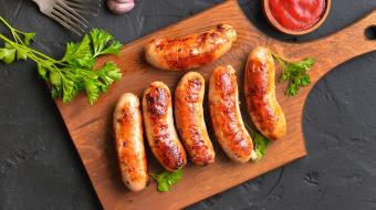 https://cf.ltkcdn.net/cooking/images/slide/336020-850x474-cooked-sausage-1368376460.jpg