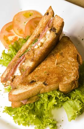 Monte Cristo sandwich