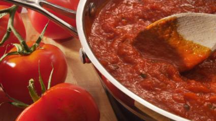 Simmering marinara sauce