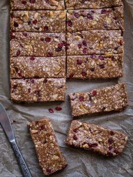Almond cranberry protein bar