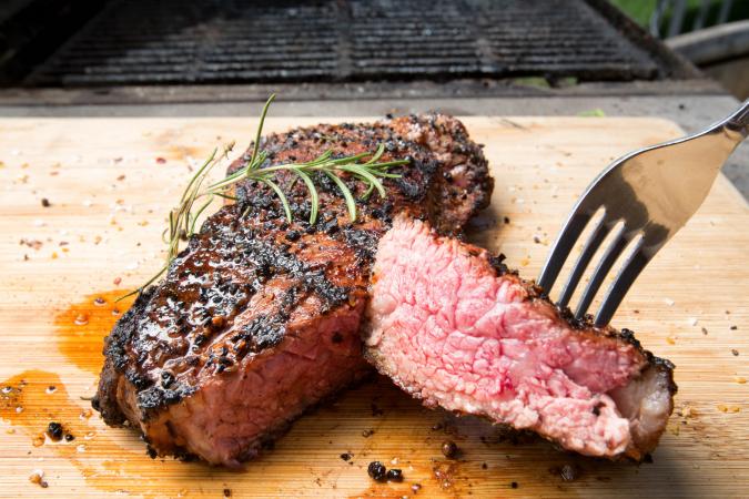 How To Cook A New York Strip Steak Lovetoknow 