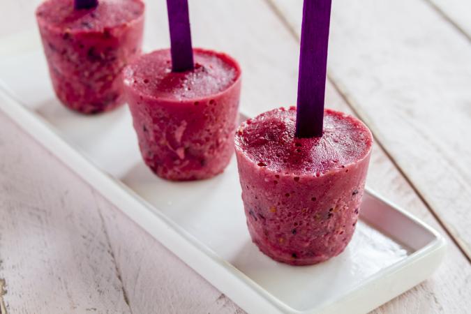 Blueberry and raspberry mini popsicles
