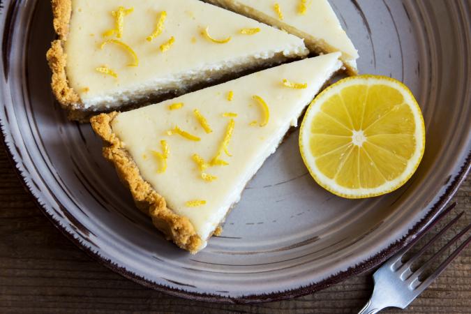 Homemade lemon cheesecake