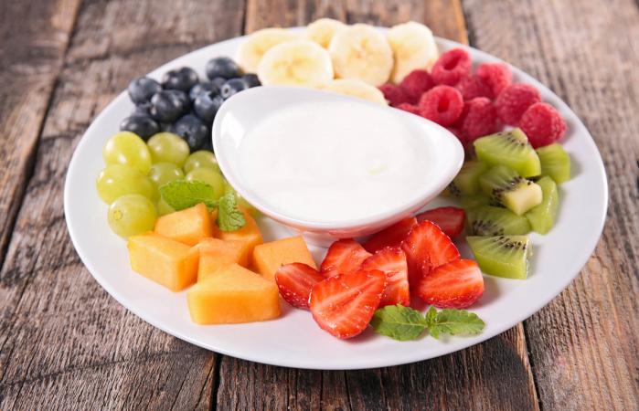 Fruits and dip