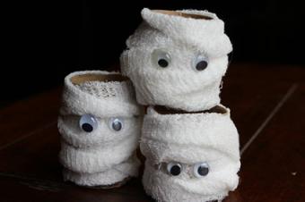 Paper towel roll mummies