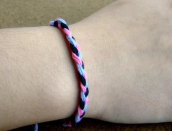 How to Make Easy Friendship Bracelets for Beginners