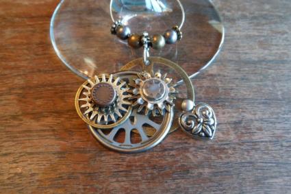 Drink glass charm