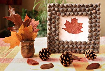Acorn picture frame