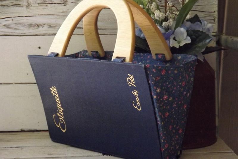 How to Make a Purse From a Book LoveToKnow