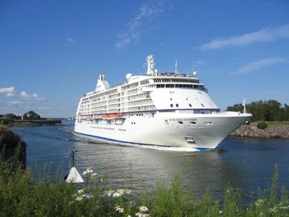 Cruise ship