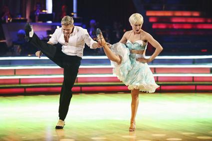 Kellie Pickler and Derek Hough