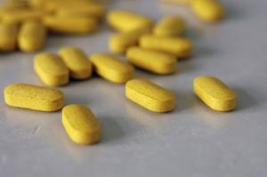 vitamin-b1-pills300.jpg