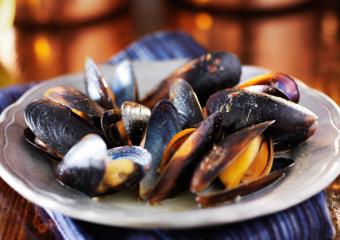 plate of mussels