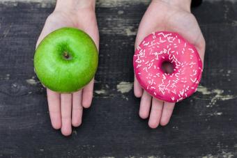  Choosing between apple and doughnut