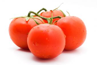 https://cf.ltkcdn.net/diet-and-nutrition/nutrition-plans/images/slide/297986-847x567-3-tomatoes.jpg