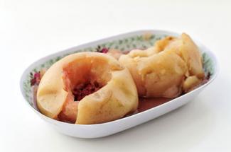 Spiced baked apples