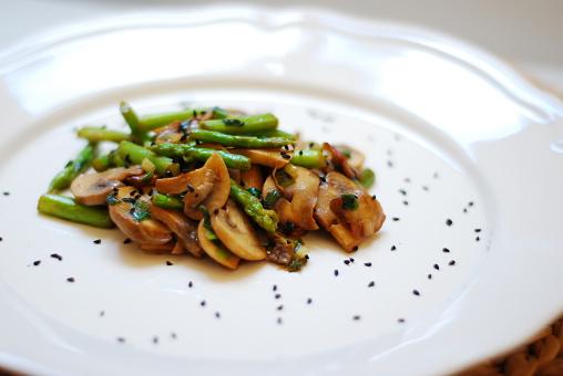asparagus and mushrooms